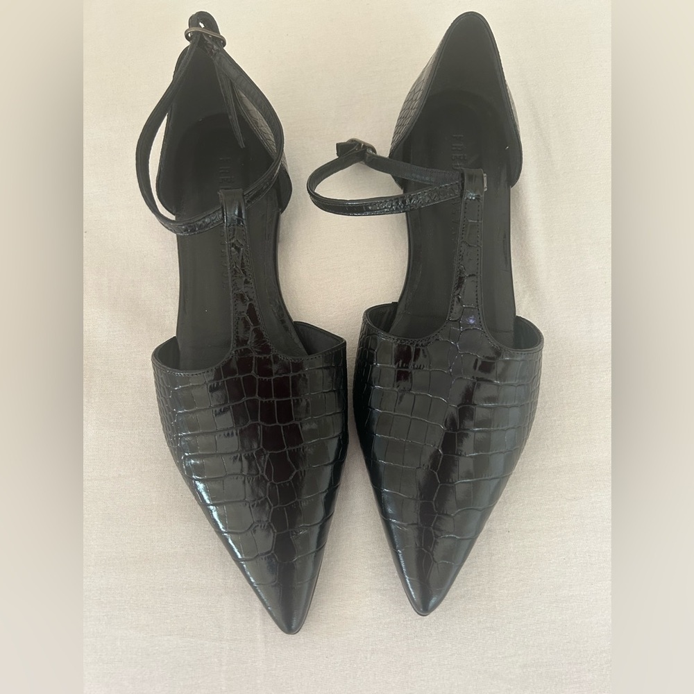 Freda Salvador Black Crocodile Pointy Pointed T-Strap Women's Flats Shoes 7.5